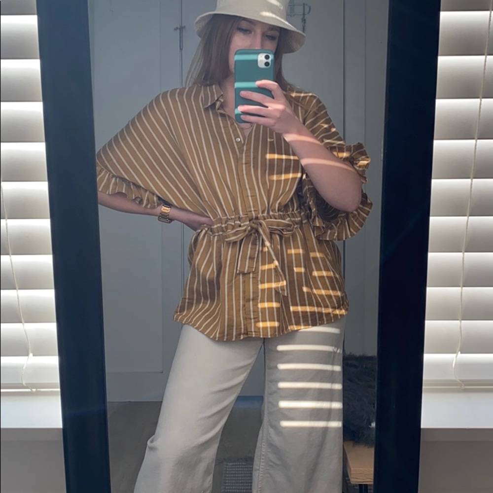 Zara yellow striped ruffle sleeve conch waist top